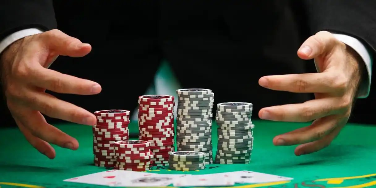 Variety of jelibet slot game thumbnails displayed in a mobile grid view